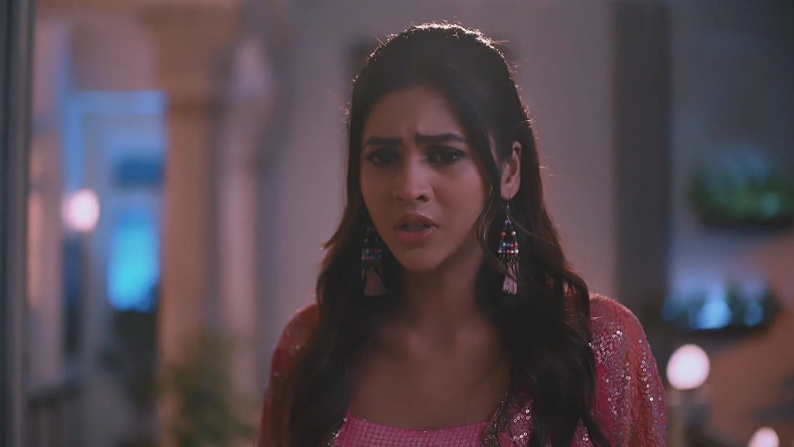 Anika Is Scared by a Strange Incident - Saru 