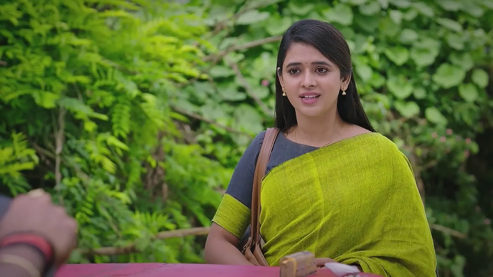 Akshara Searches for the Missing Children with Rudra - Jodi Hakki 