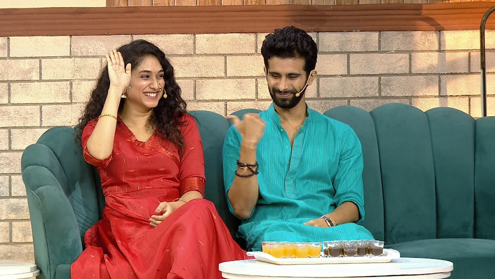 Amhi Sare Khavaiyee – Jodicha Mamla - September 09, 2025 - Episode Spoiler