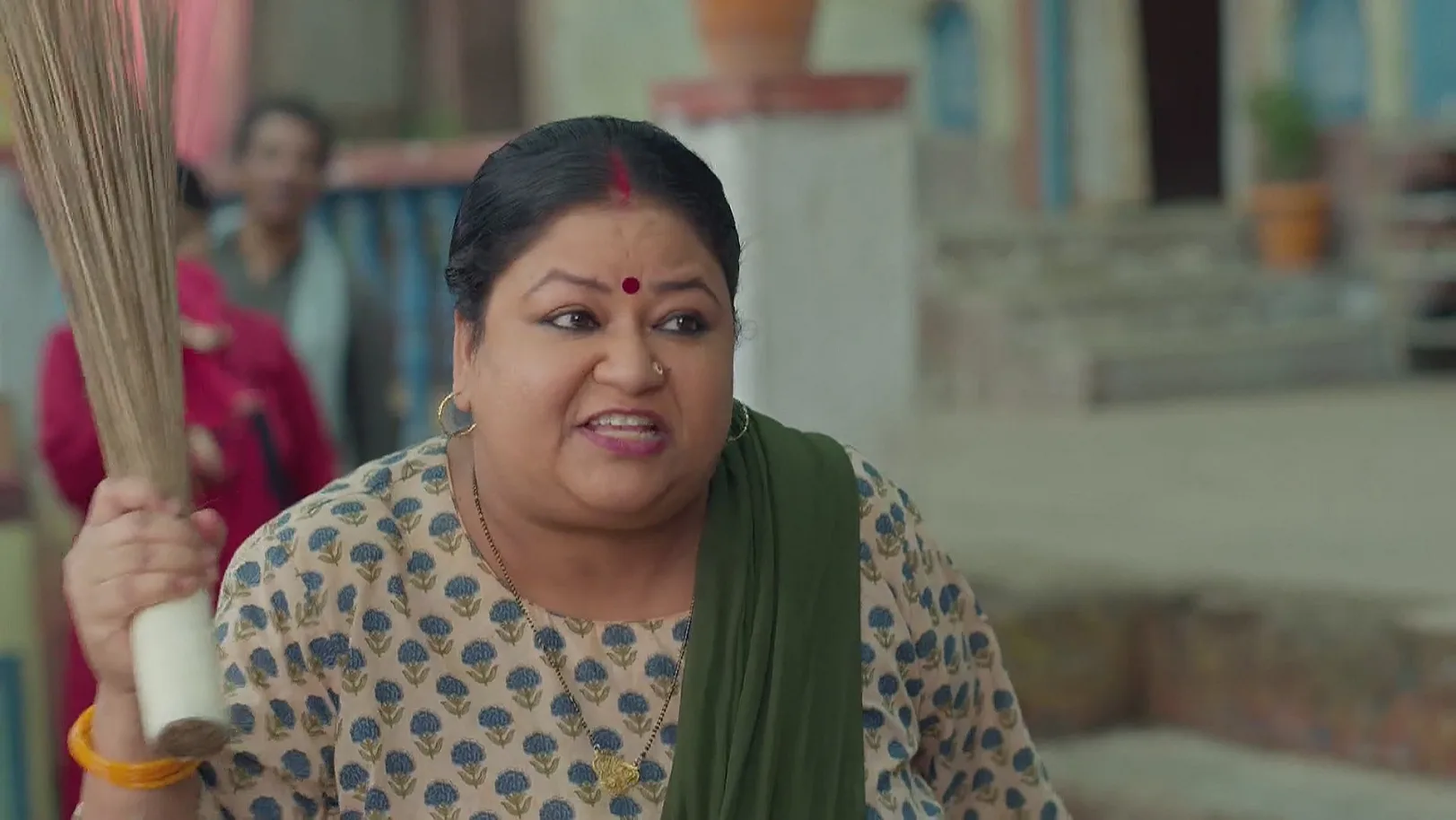 Pushpa's Fight with Raghupati - Tumm Se Tumm Tak 