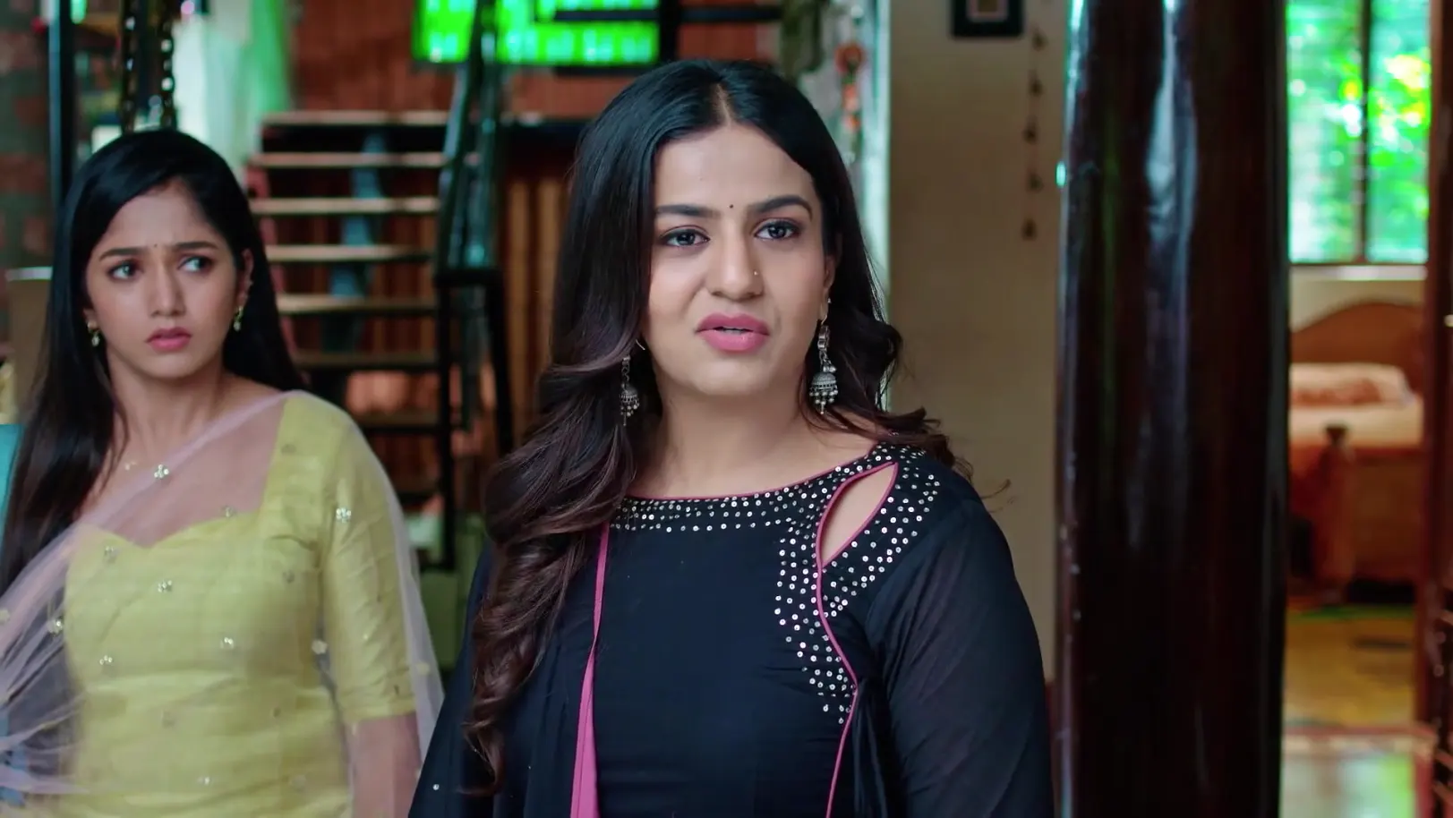 Nithya's Behaviour Shock Shanthi - Karna 