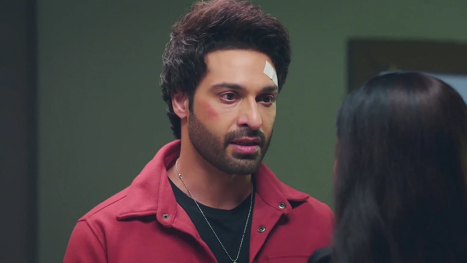 Suraj Shows Jagriti the Medicines He Got in the Makhana Packet - Jagriti 