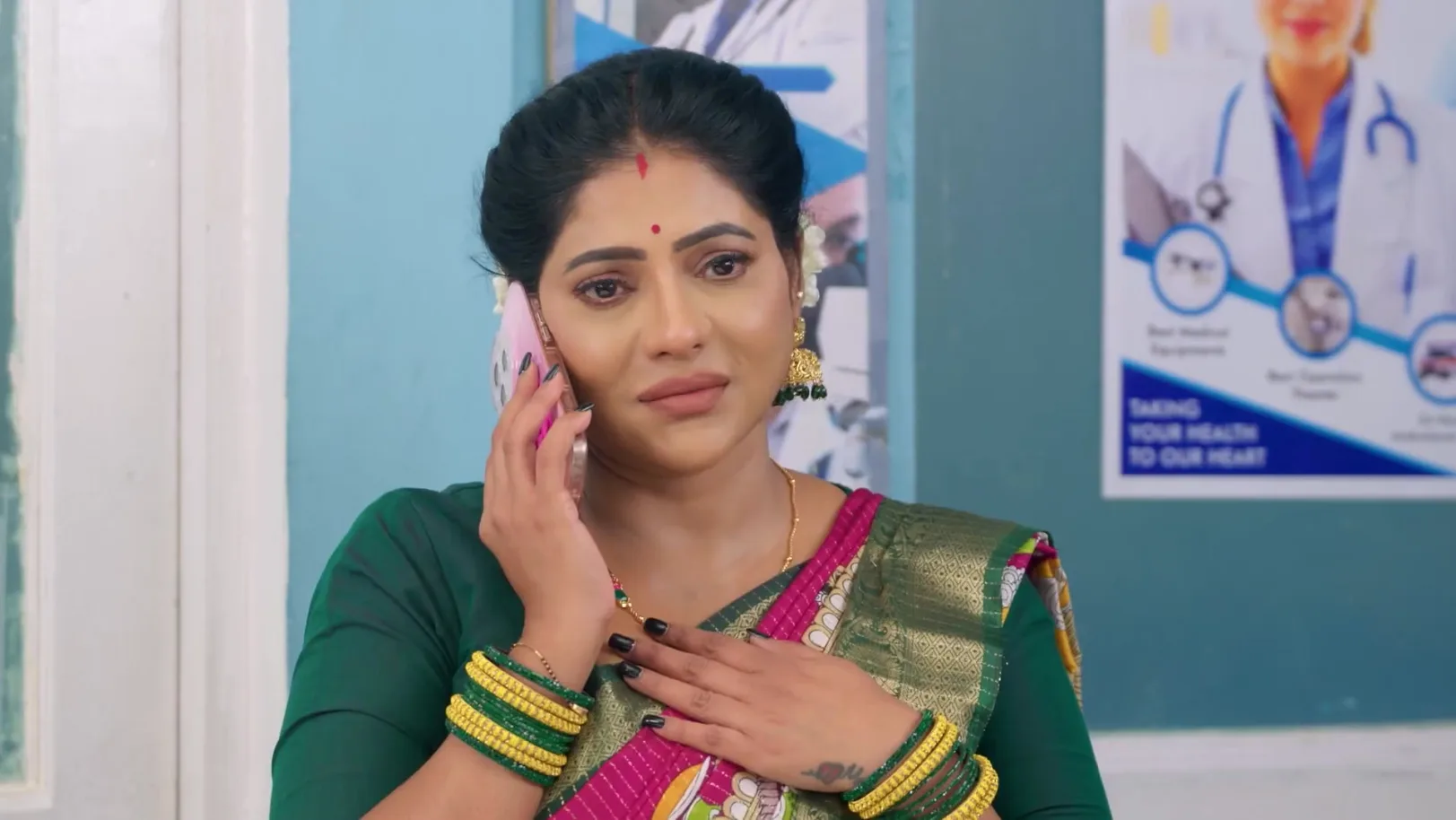 Raja's Efforts to Save Revathi - Karthigai Deepam 