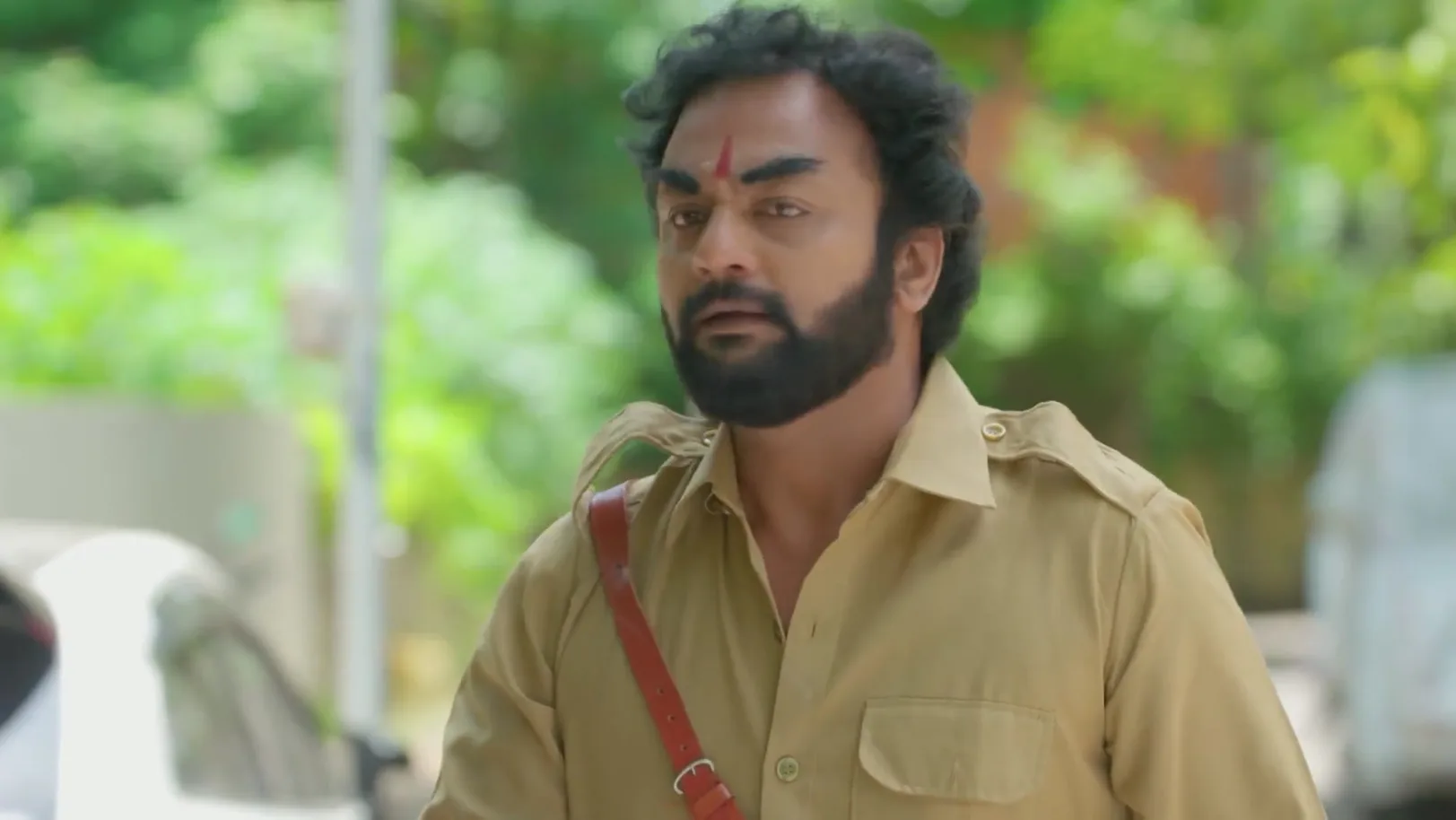 Maari Gives a Hint to Mayilvahanam - Karthigai Deepam 