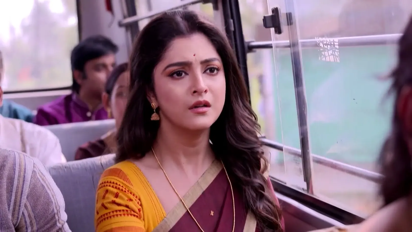Aniket Worries about Shyamoli - Mana Rahigala Tumarithare 