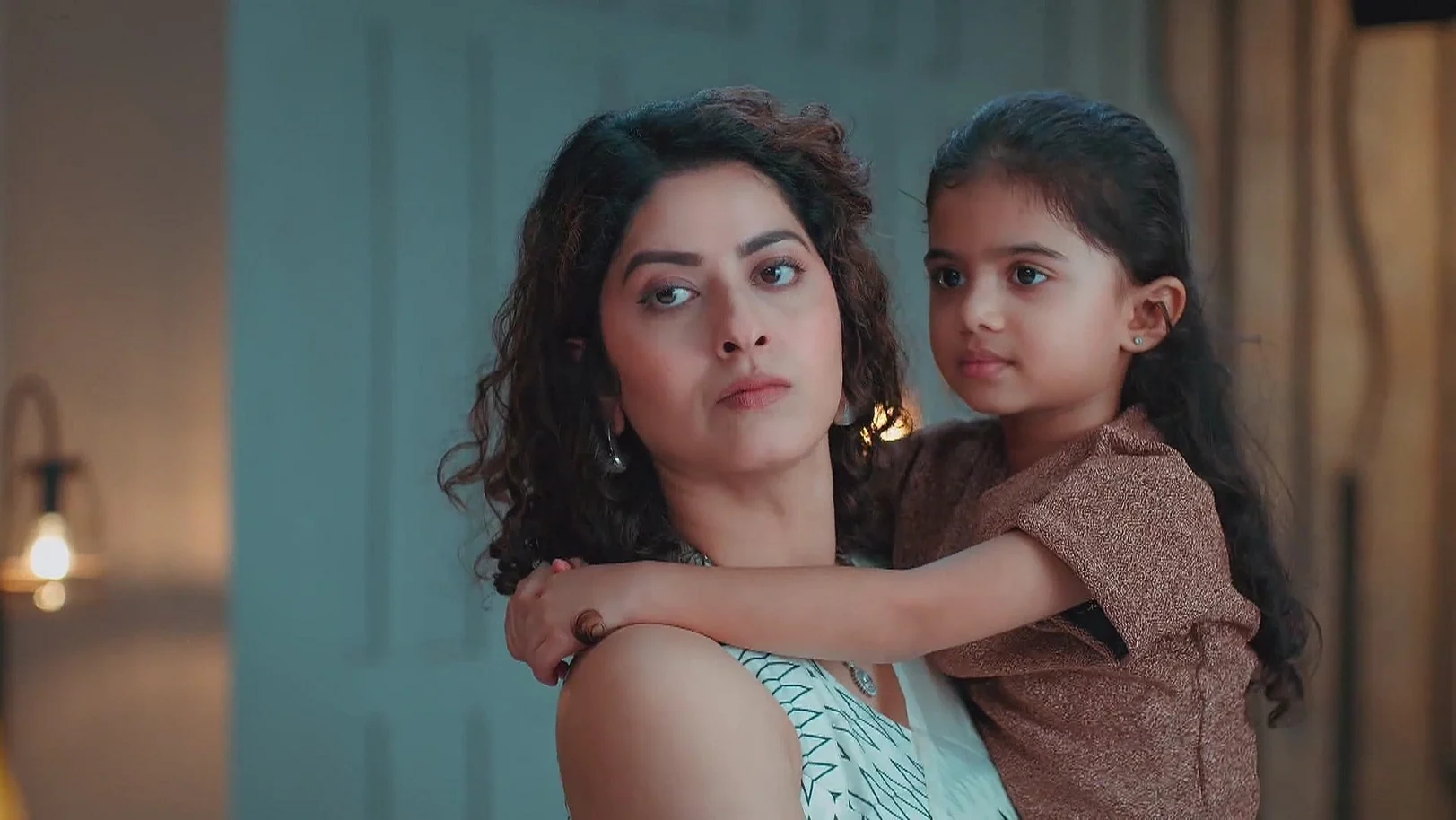 Kavya to Steal Taarini's Money 28th September 2025 Webisode