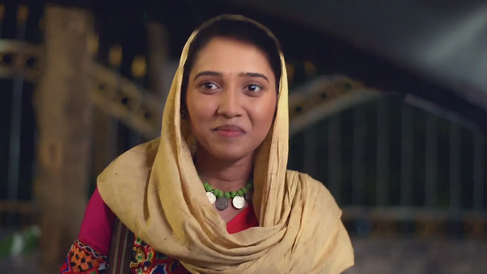 Fatima Gets Into Gulab’s Man’s Car - Taarini 
