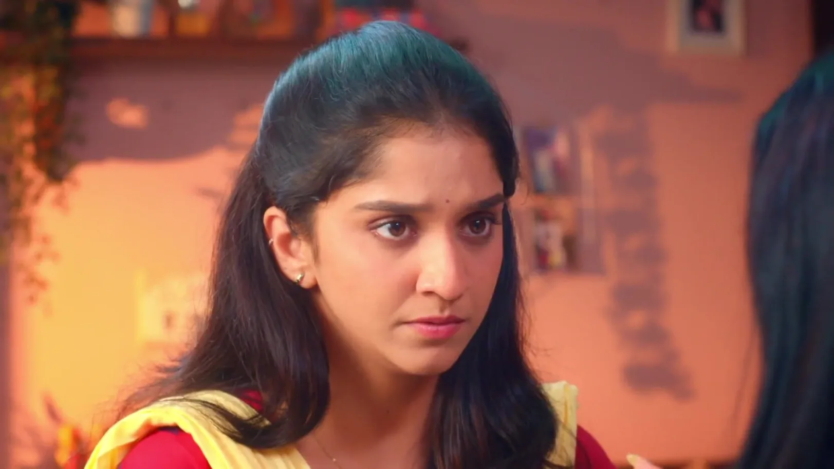 Taarini Tries to Get Information from Gulab 9th October 2025 Webisode