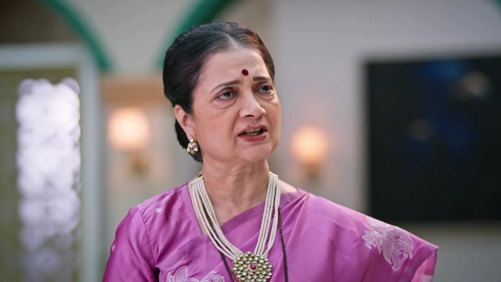 Annapurna's Questions Worry Kamini - Kamali  Annapurna's Questions Worry Kamini - Kamali