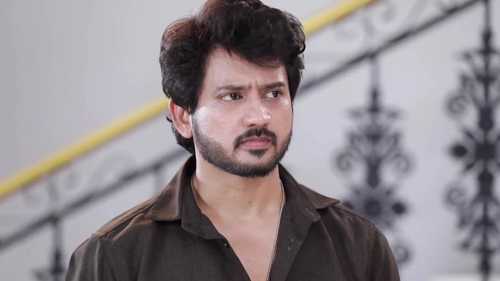 Janakmabal Tries to Reveal Samyuktha's Nature - Varisu 