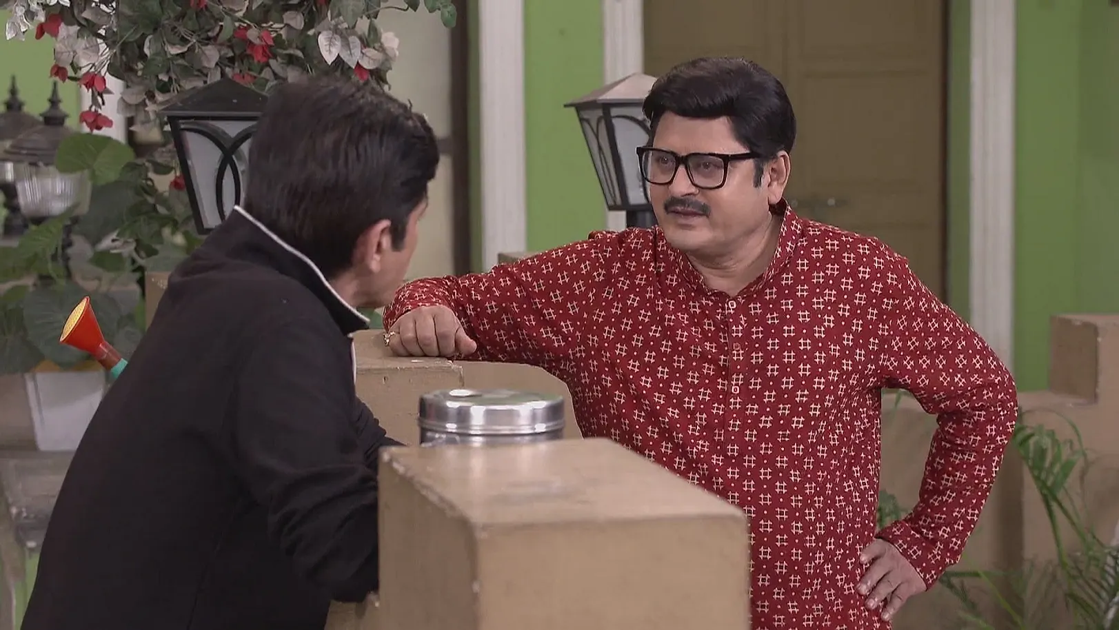 Tiwari and Vibhuti Compare Their Earnings - Bhabi Ji Ghar Par Hai 