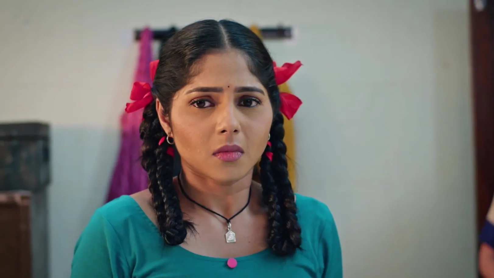 Radhika Presents Kamali’s Side To Hrishi 17th October 2025 Webisode Radhika Presents Kamali’s Side To Hrishi 17th October 2025 Webisode