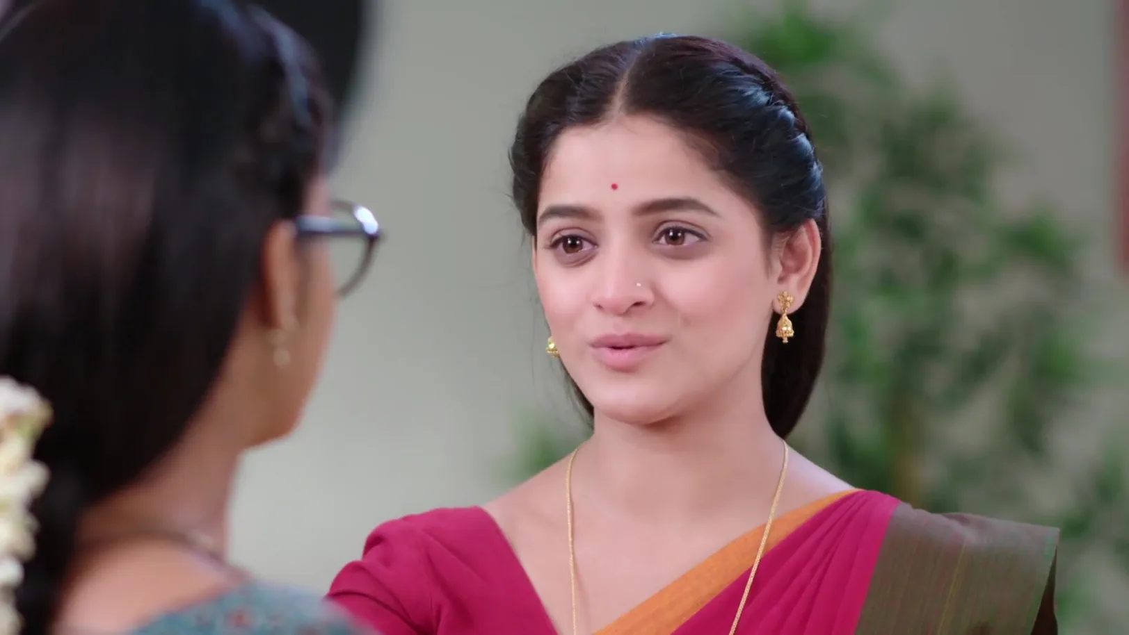 Paaru Praises Savali's Brave Act - Paaru Paaru Praises Savali's Brave Act - Paaru