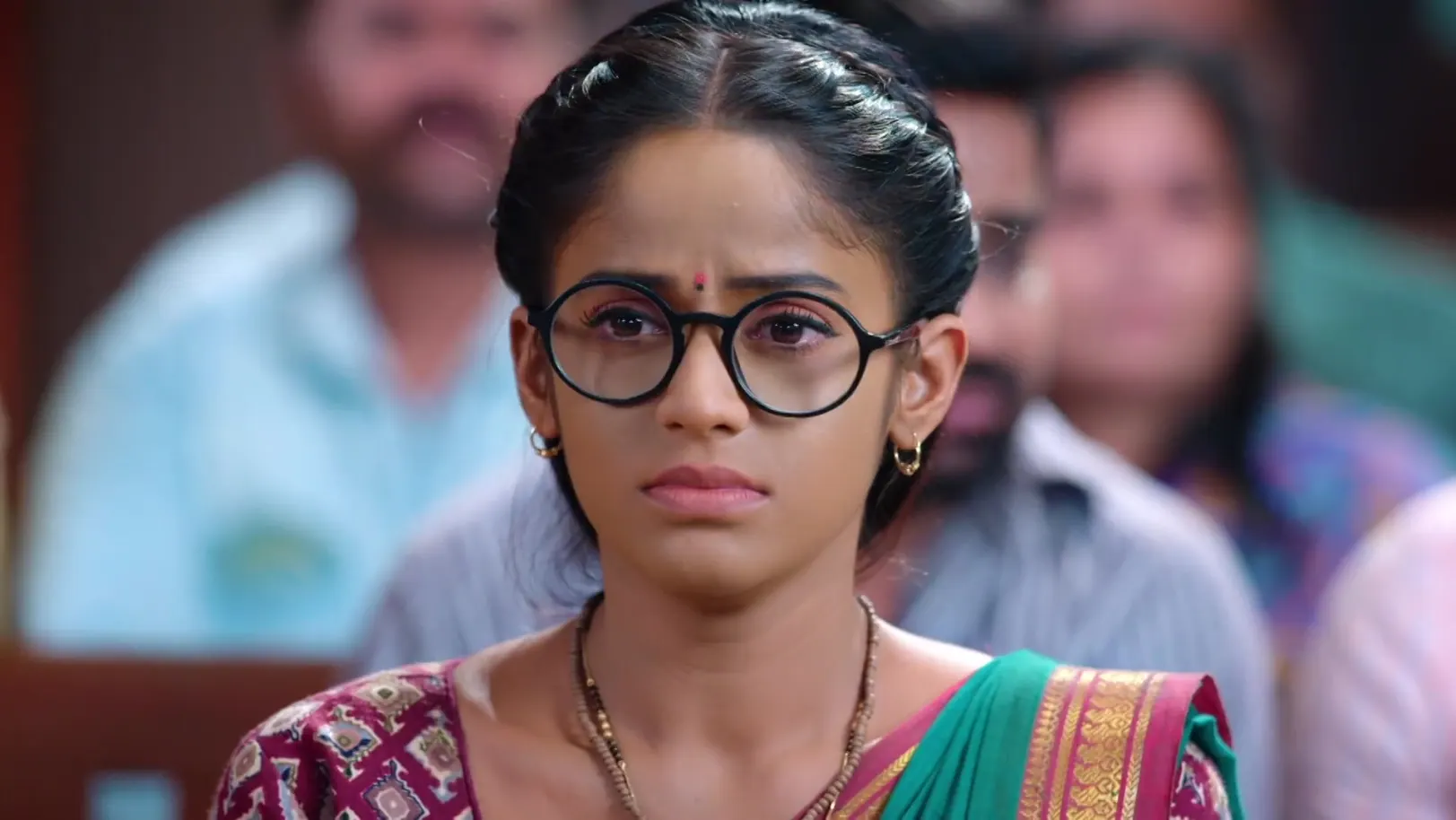 Tension Rises as Sarang Fails to Reach the Court - Savalyachi Janu Savali  Tension Rises as Sarang Fails to Reach the Court - Savalyachi Janu Savali