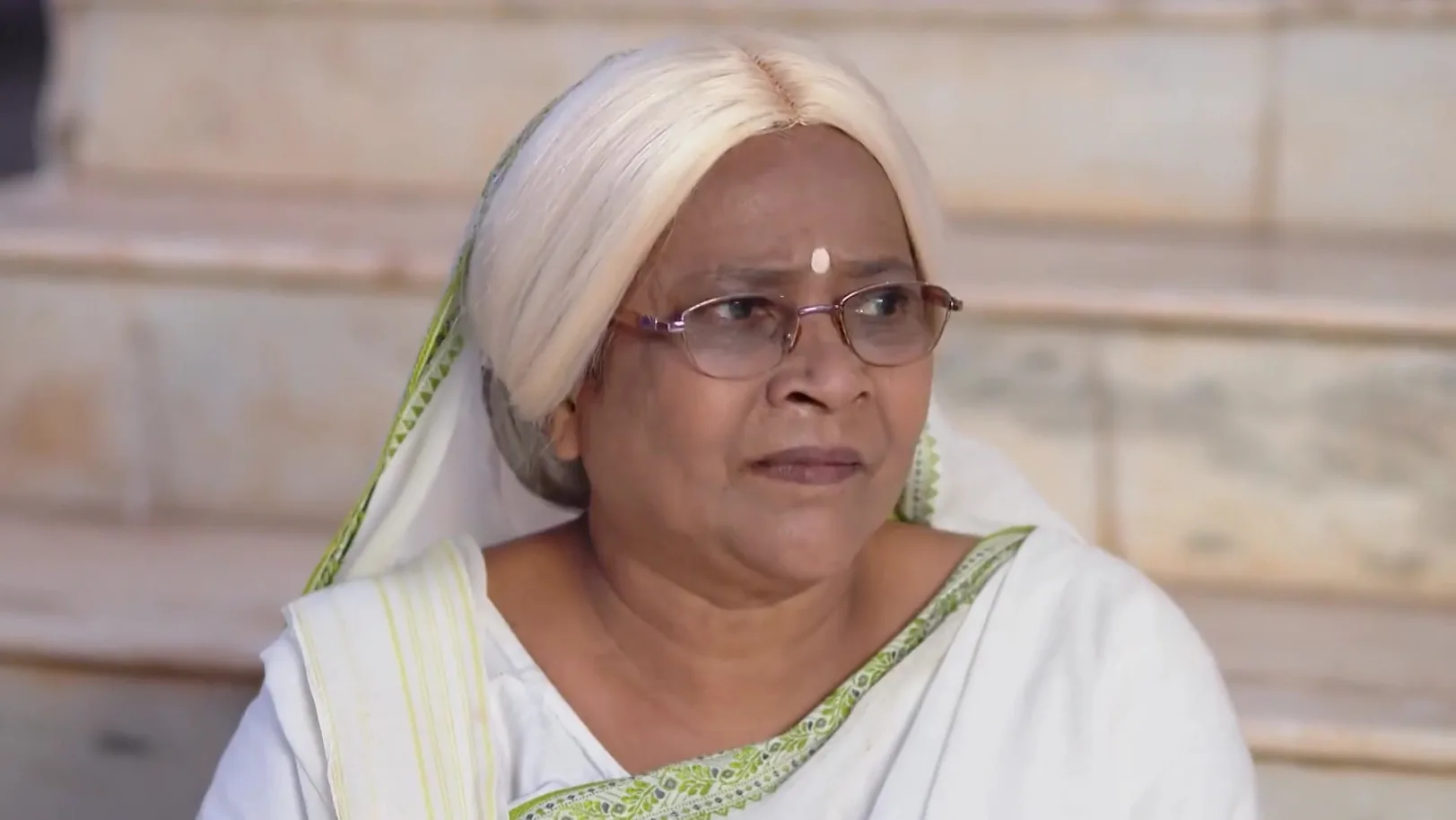 An Elderly Woman Meets Addya - Tuma Bina An Elderly Woman Meets Addya - Tuma Bina