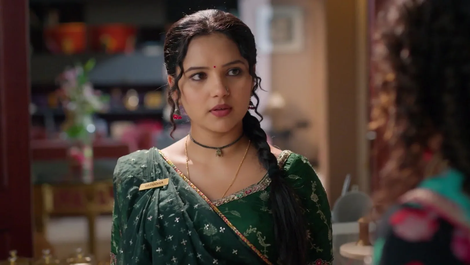 Sarika Tries to Harass Vasudha - Vasudha 