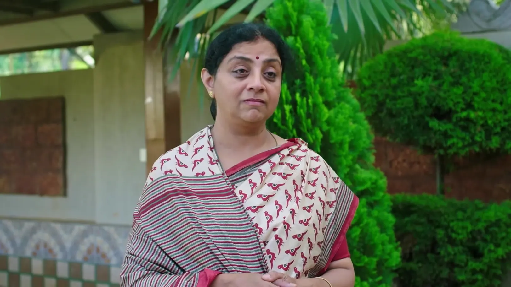 Rani's Injury Upsets Manu and Sumathi - Annayya Rani's Injury Upsets Manu and Sumathi - Annayya