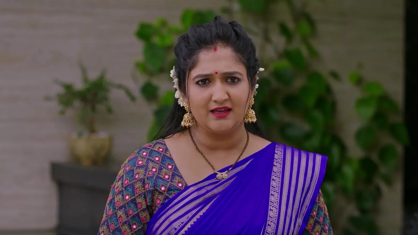 Sinchana Questions Harish - Lakshmi Nivasa 