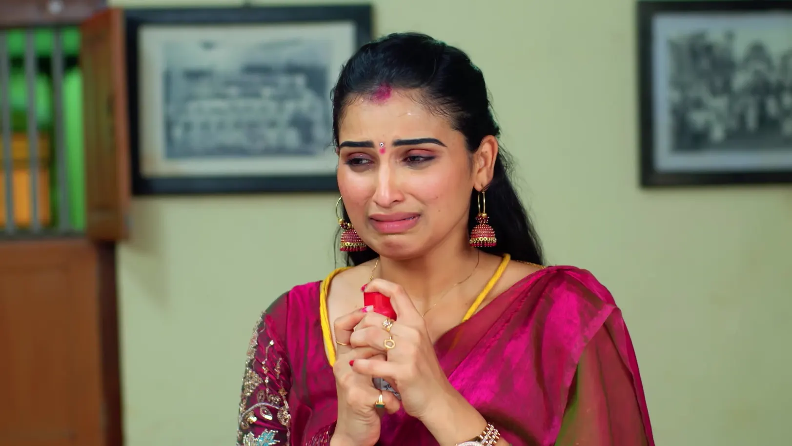Karthigai Deepam - October 16, 2025 - Episode Spoiler