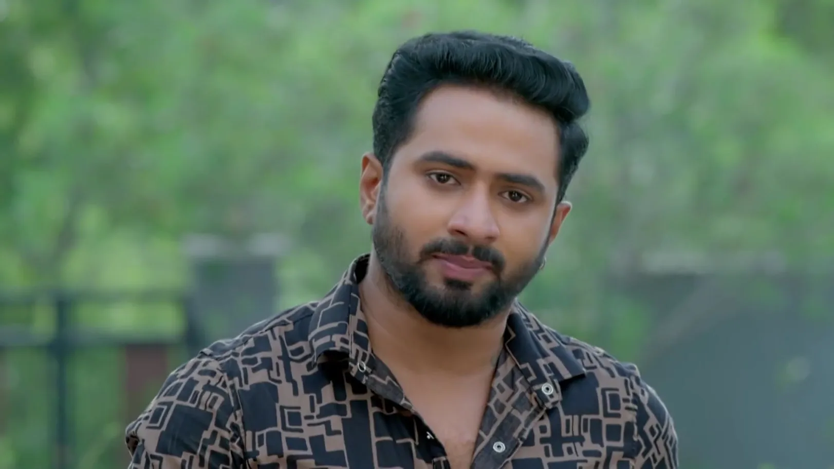 Varsha Spots Ashoka Varma Spying on Her 21st October 2025 Webisode Varsha Spots Ashoka Varma Spying on Her 21st October 2025 Webisode