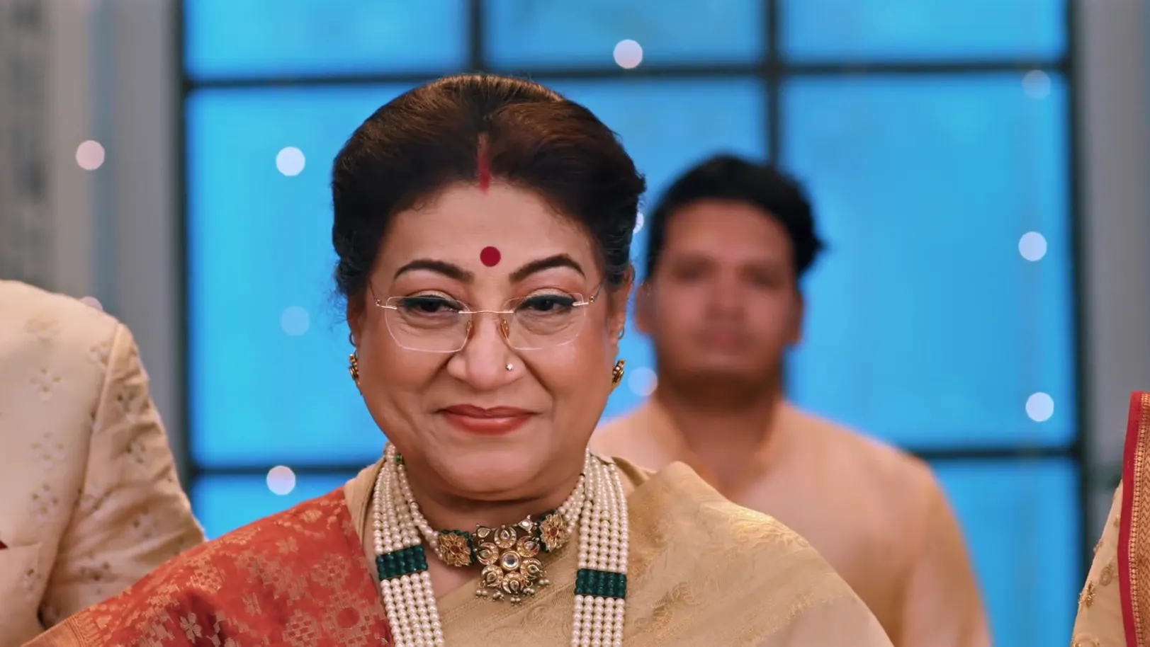 Ved Helps Saru in a Ritual - Saru 