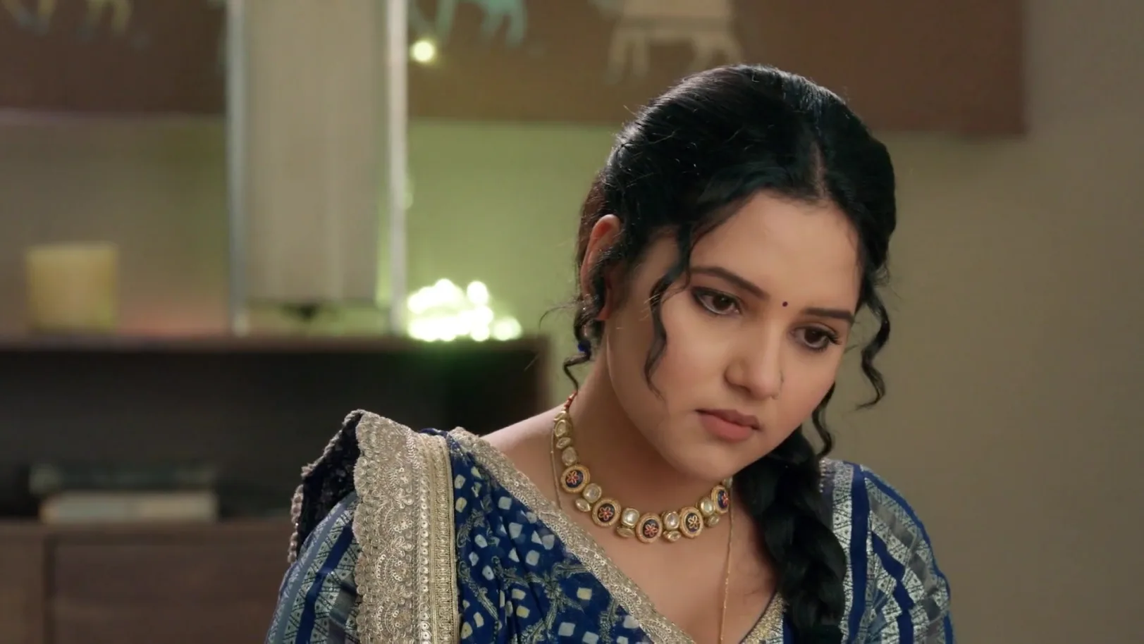 The Chauhans Prepare Diwali Delicacies - Vasudha 