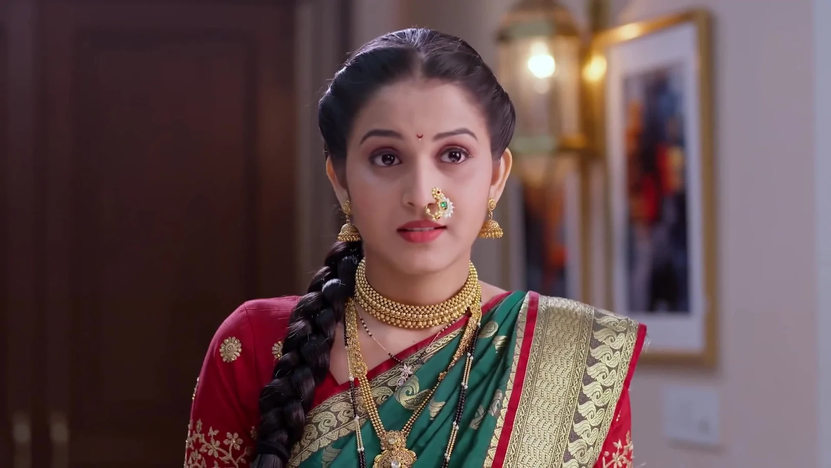 Meera Applies Ubtan to Atharva 25th October 2025 Webisode Meera Applies Ubtan to Atharva 25th October 2025 Webisode