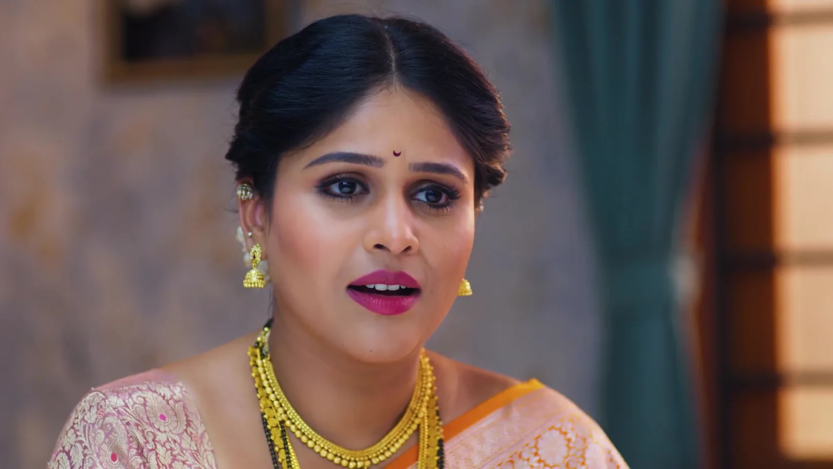 Bhavna Shares Her Dilemma with Siddhiraj - Lakshmi Niwas 