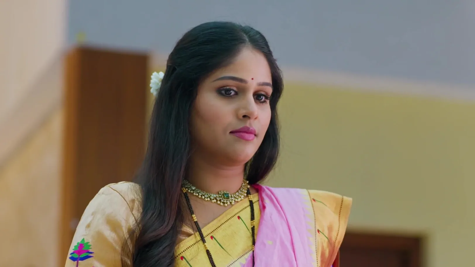 The Gade-Patil Women Follow a Custom - Lakshmi Niwas 