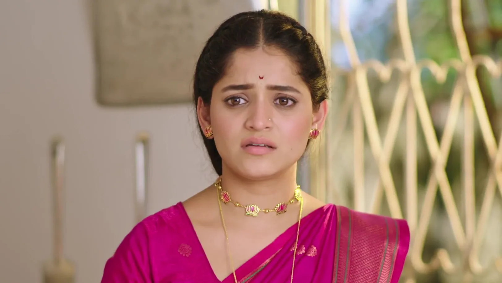 Priya Tries to Gift Paaru - Paaru Priya Tries to Gift Paaru - Paaru