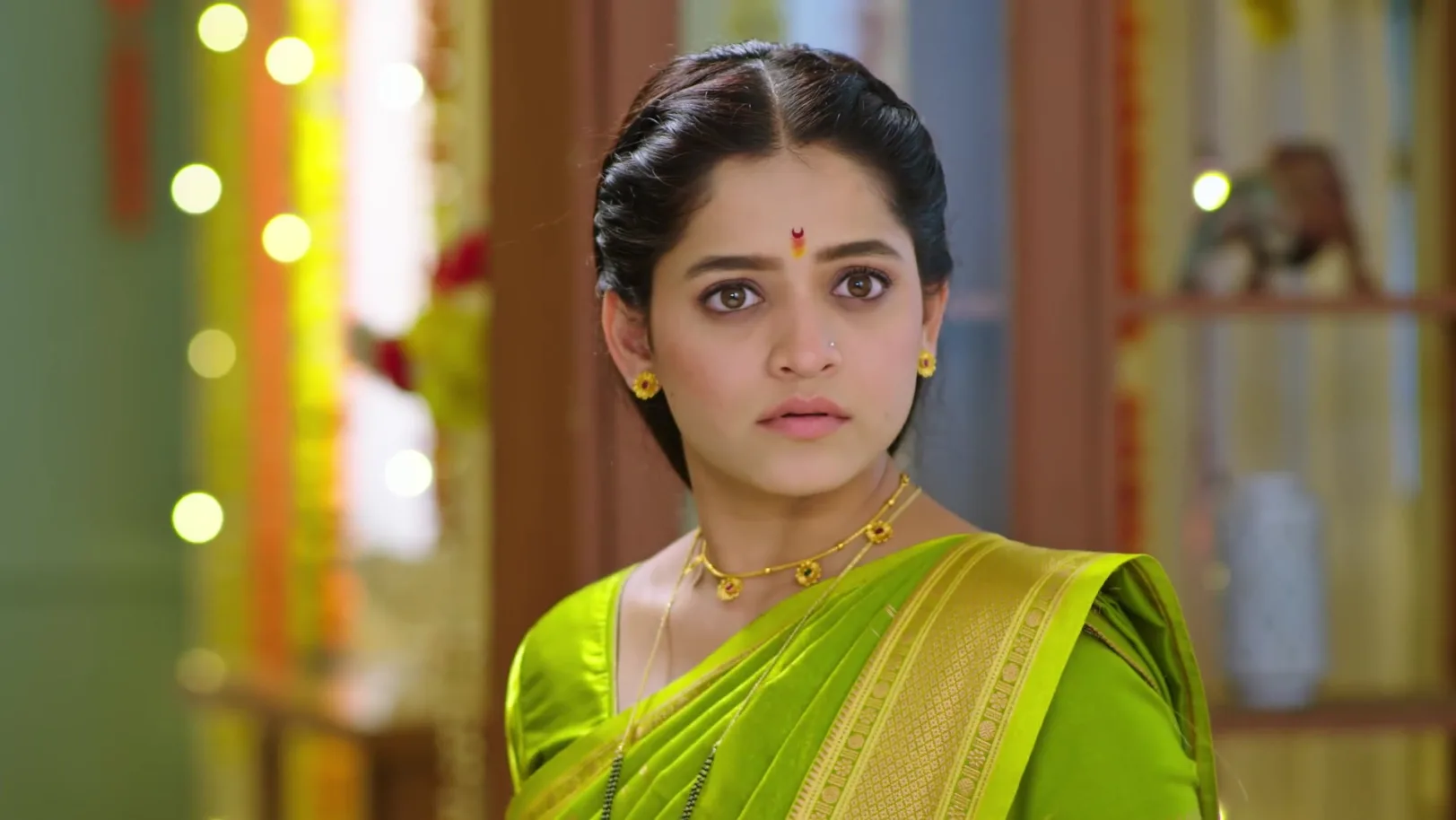 Paaru Gives a Fitting Reply to Disha - Paaru Paaru Gives a Fitting Reply to Disha - Paaru