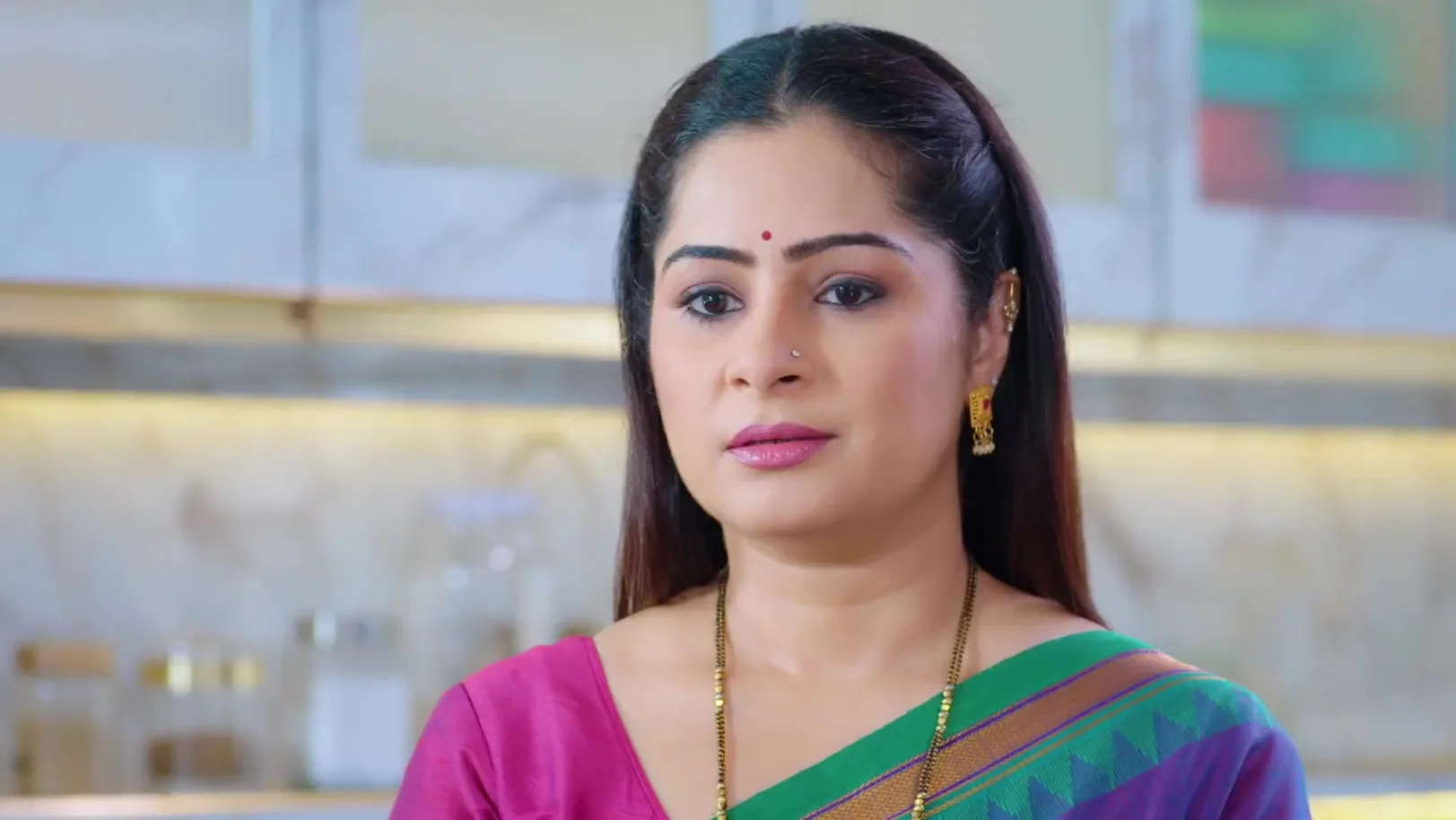 Amruta Pours Her Heart out to Savali - Savalyachi Janu Savali  Amruta Pours Her Heart out to Savali - Savalyachi Janu Savali