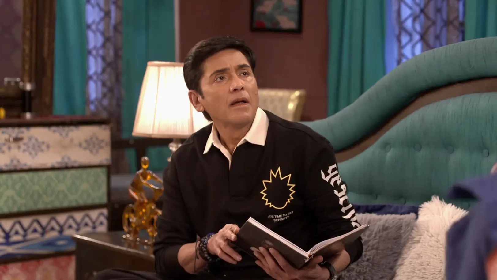 Sher Khan Recites a Couplet to Saxena 28th October 2025 Webisode