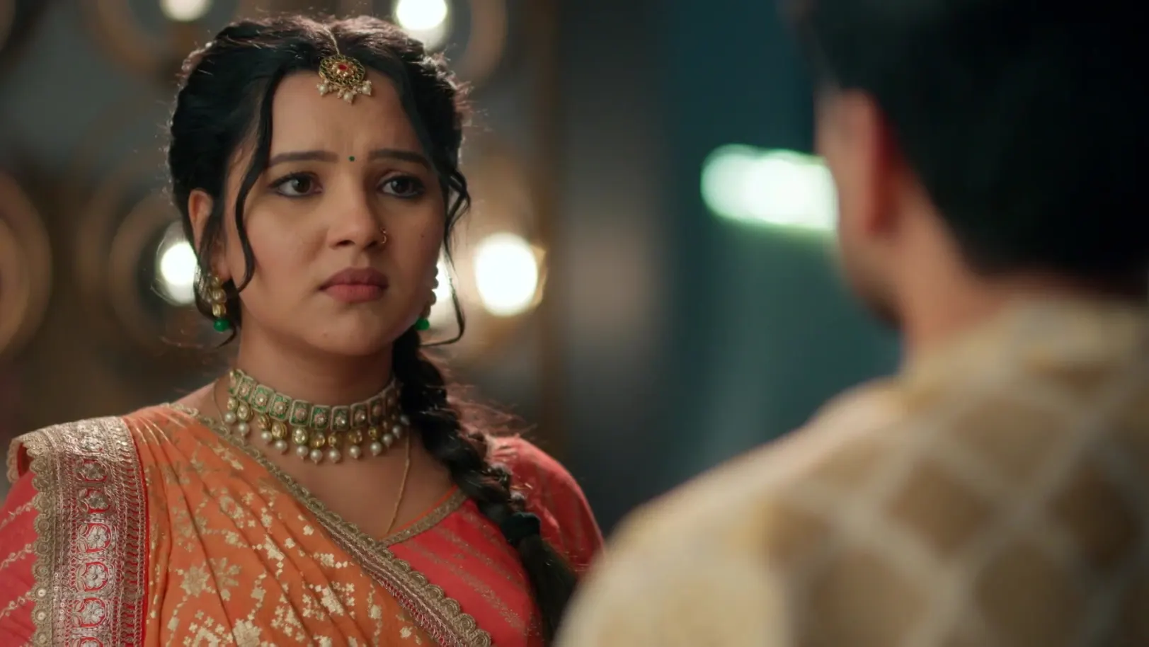 Vasudha Refuses to Stay in Devansh's Room - Vasudha 