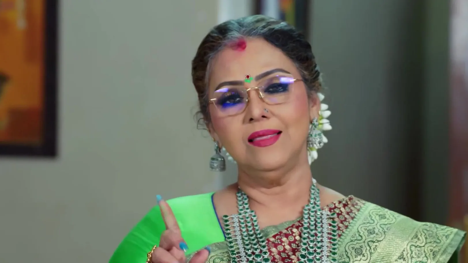 Kaliyamma's Sinister Plan - Karthigai Deepam 