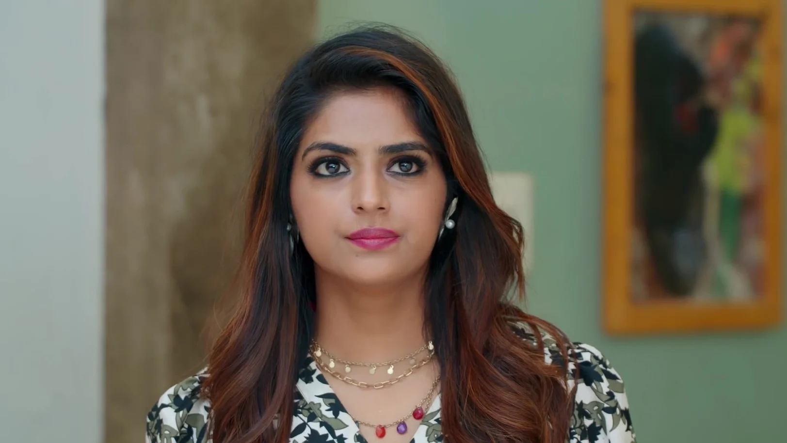 Sreeja Gets Suspicious - Paarijatham 