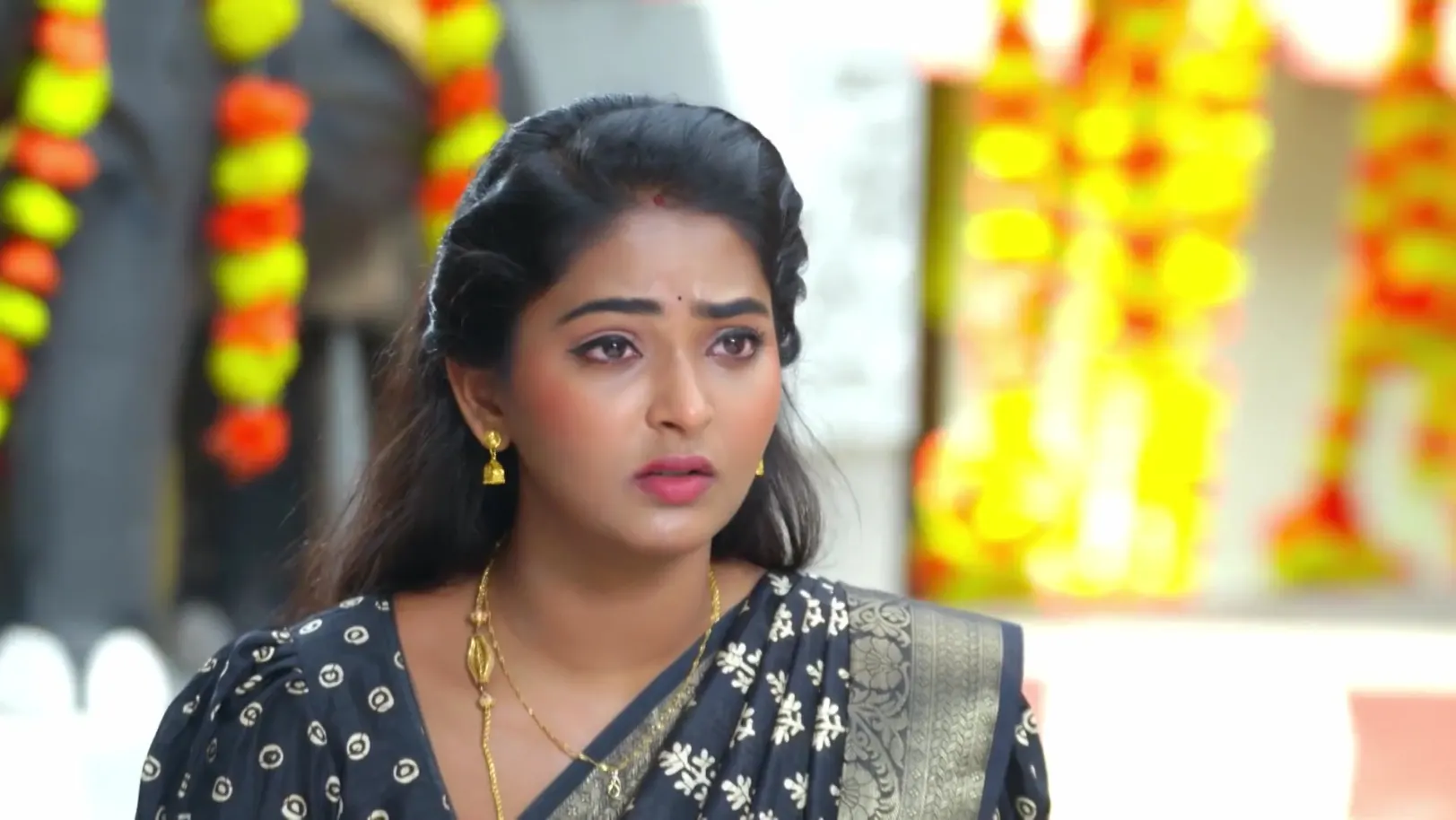 Kathir Learns about Charulatha's Death - Sandhya Raagam 