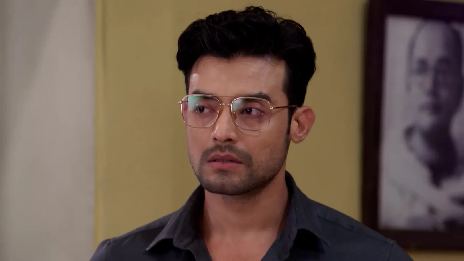 Aniket Defends Shyamoli - Mana Rahigala Tumarithare 