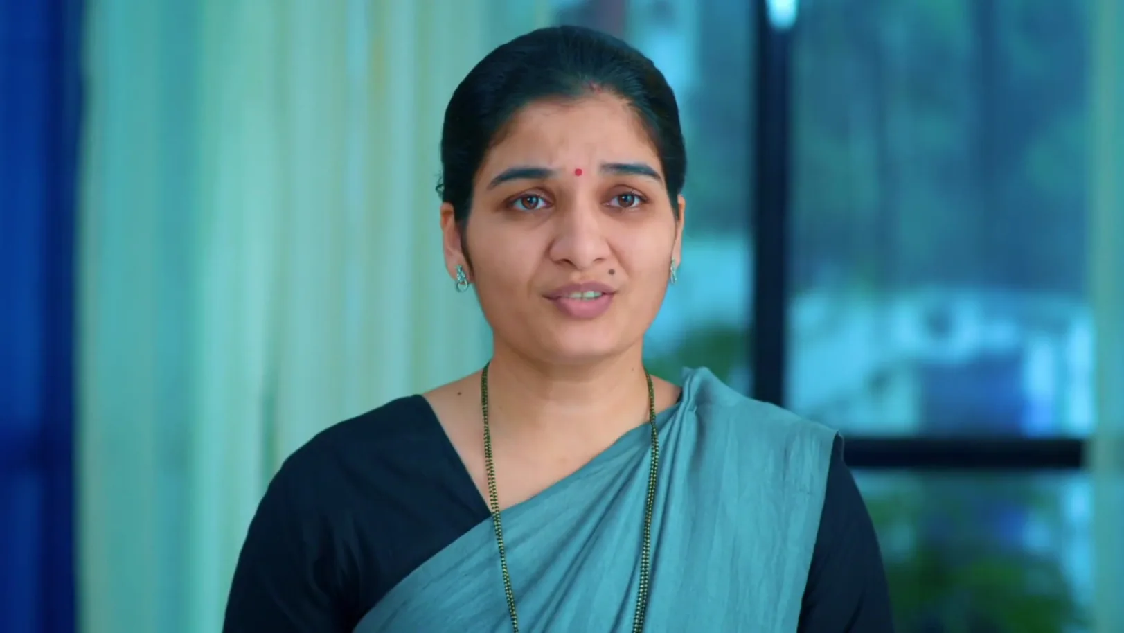 Isha Tells the House Helpers to Take the Day Off - Taarini Isha Tells the House Helpers to Take the Day Off - Taarini