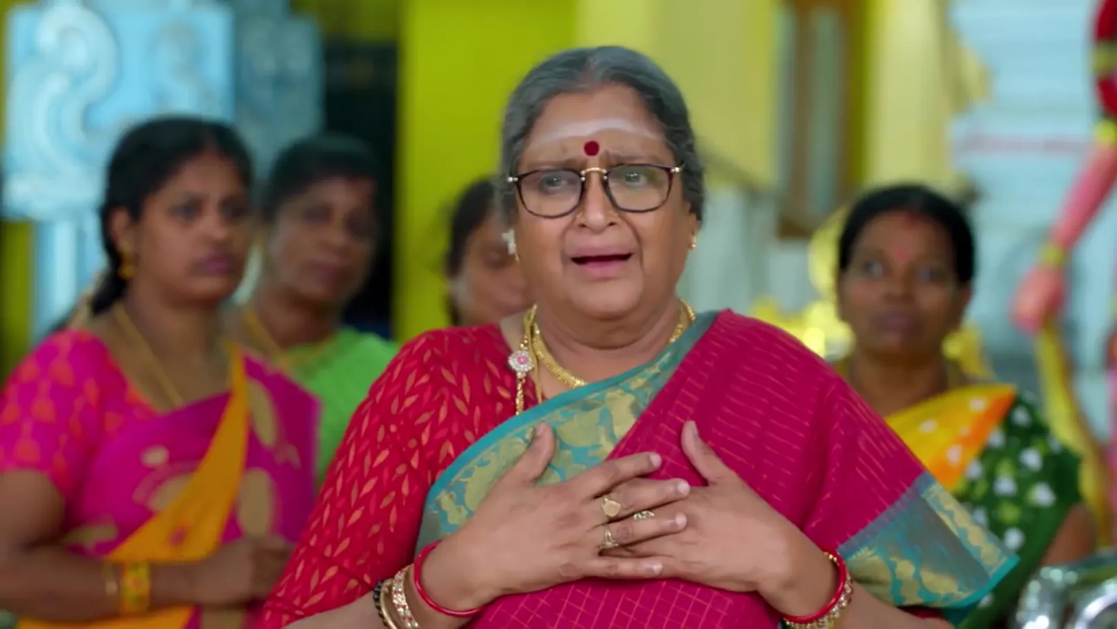 A Villager Blames Chamundeshwari - Karthigai Deepam 