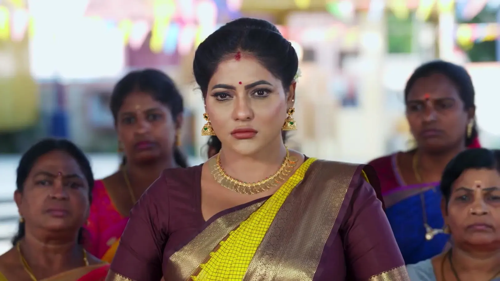 Veeruman Accuses Chamundeshwari - Karthgai Deepam 