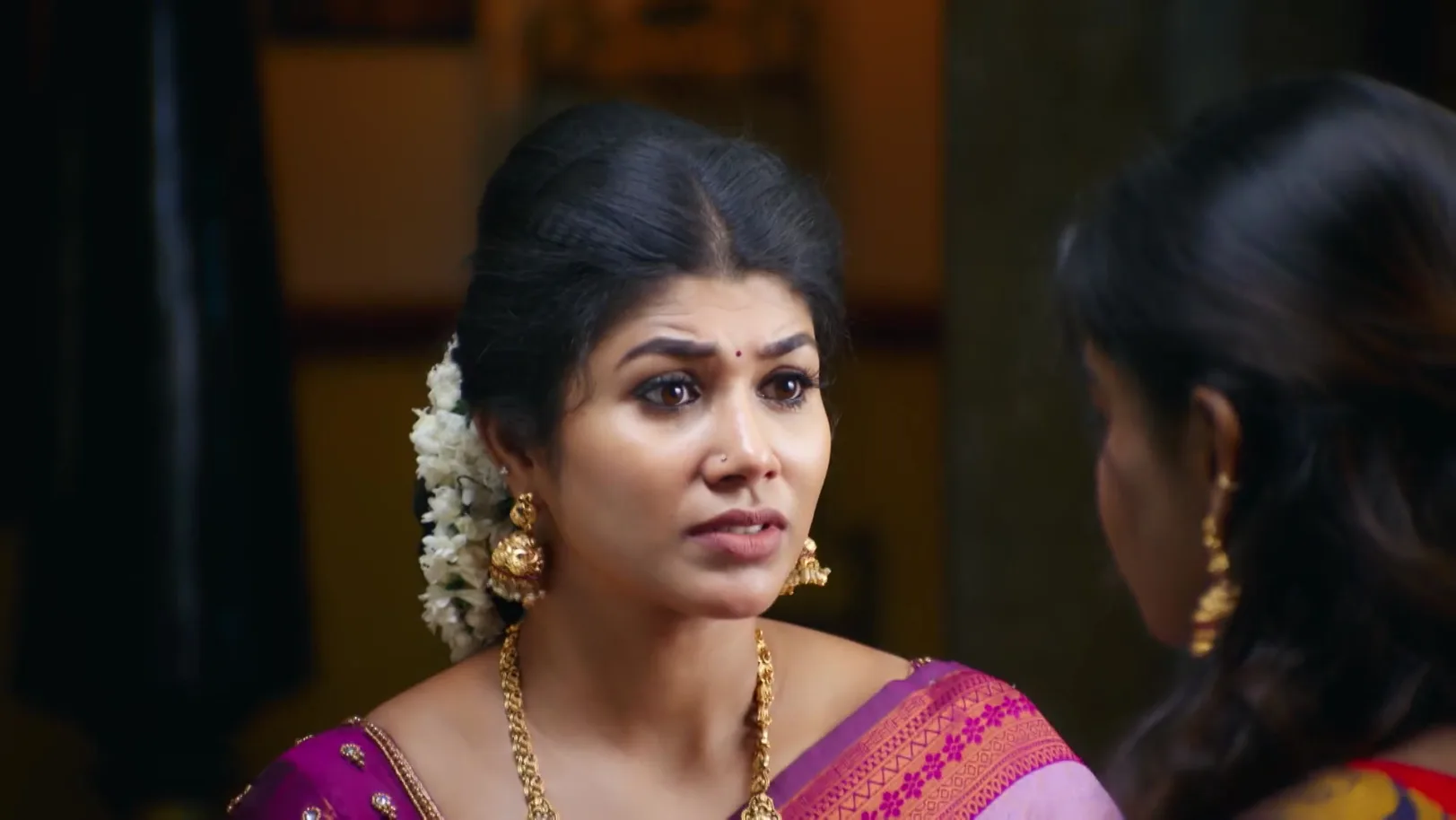 Charulatha's Fear - Sandhya Raagam 