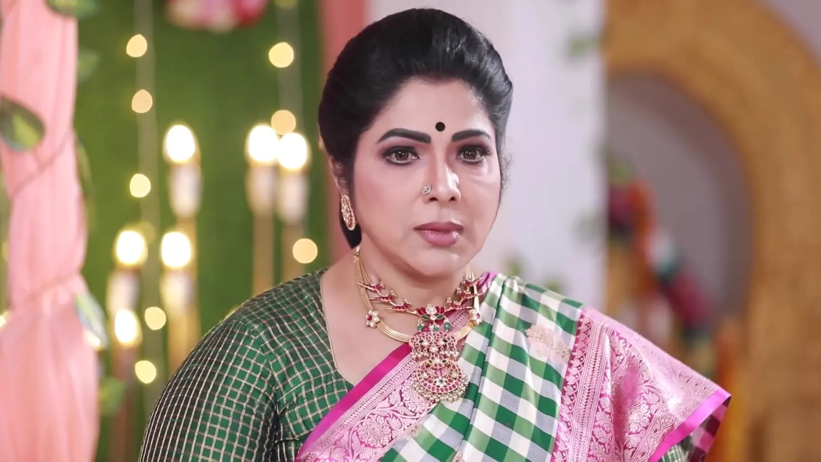 Amutha Humiliates Samyuktha's Parents - Varisu 