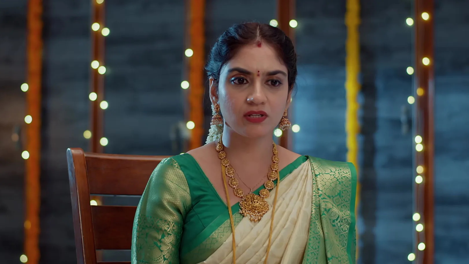 Auto Vijayashanthi - November 04, 2025 - Episode Spoiler Auto Vijayashanthi - November 04, 2025 - Episode Spoiler