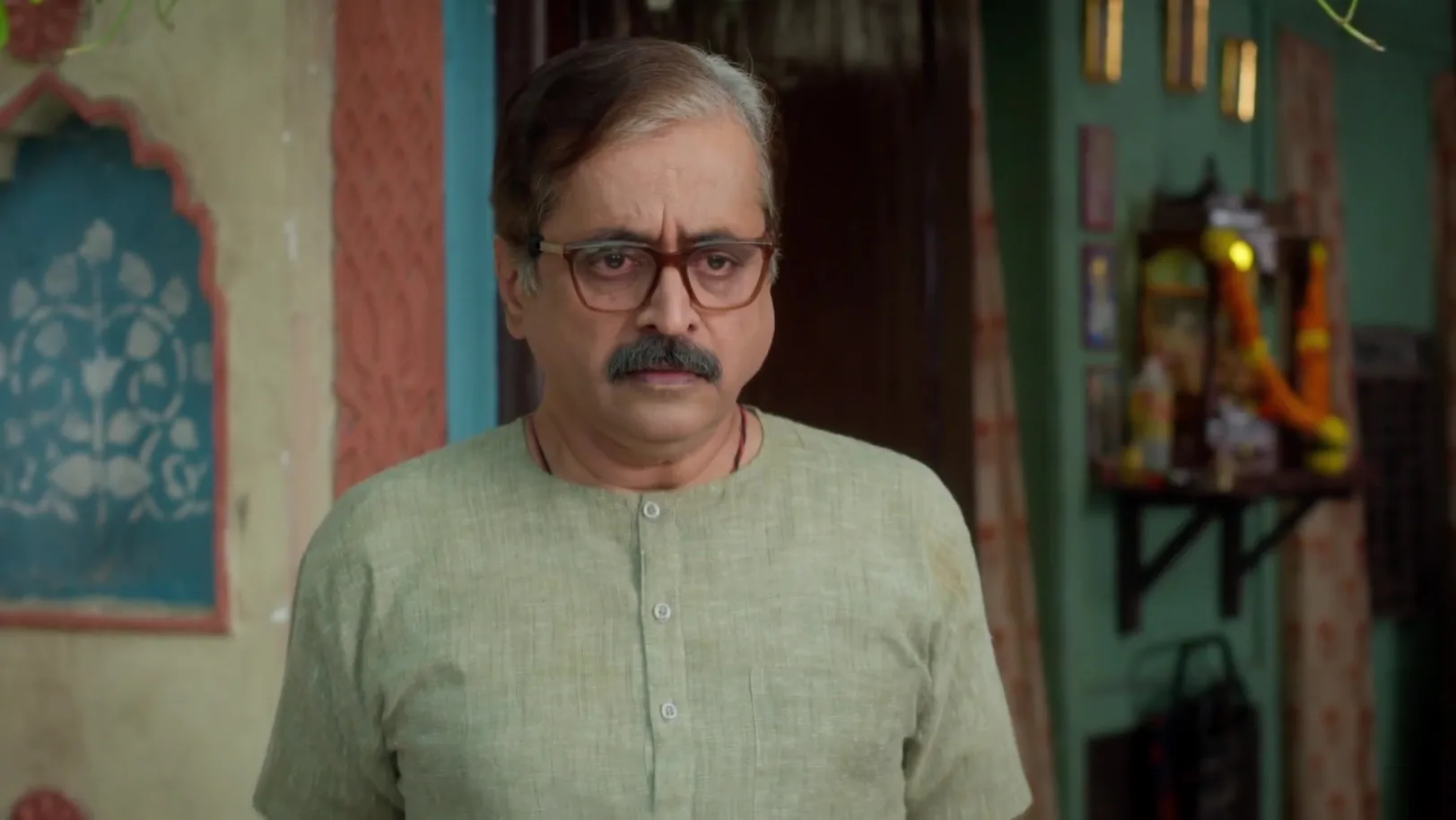 Raghupati's Attempt to Defame Anu - Tumm Se Tumm Tak 