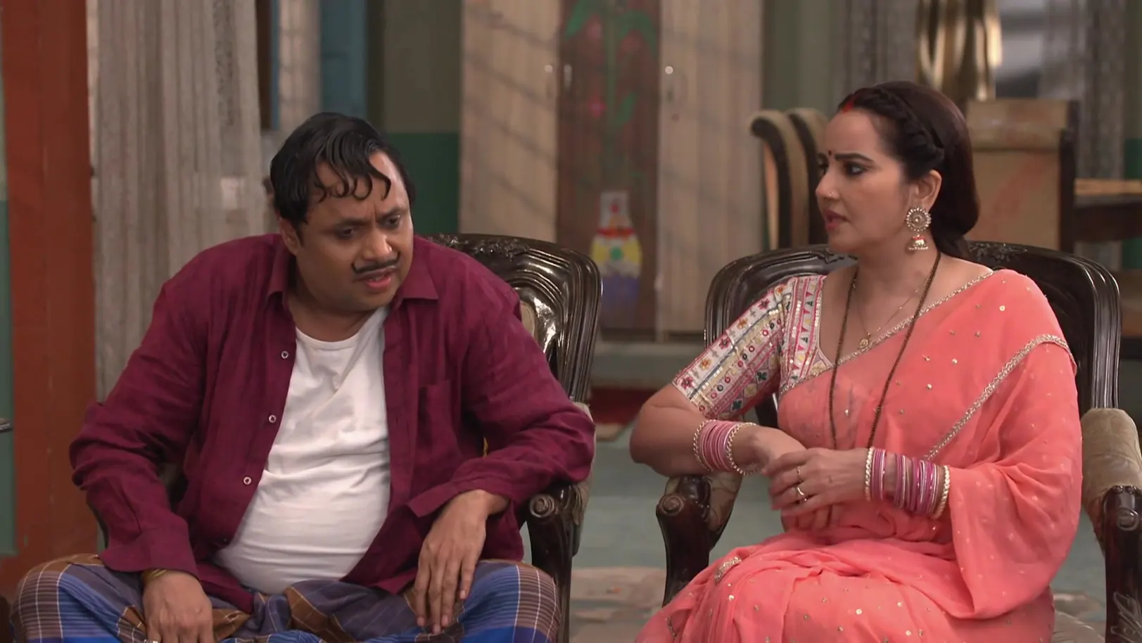 Happu Stops Gabbar from Taking Rajesh to Her Maternal Home - Happu Ki Ultan Paltan 