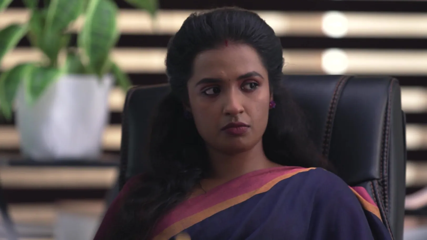 Kudumbashree Sharada - November 16, 2025 - Webisode 16th November 2025 Webisode