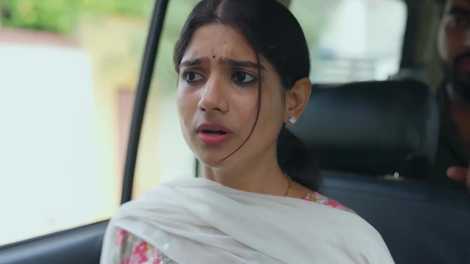 Indhu Finds a Clue 11th November 2025 Webisode Indhu Finds a Clue 11th November 2025 Webisode