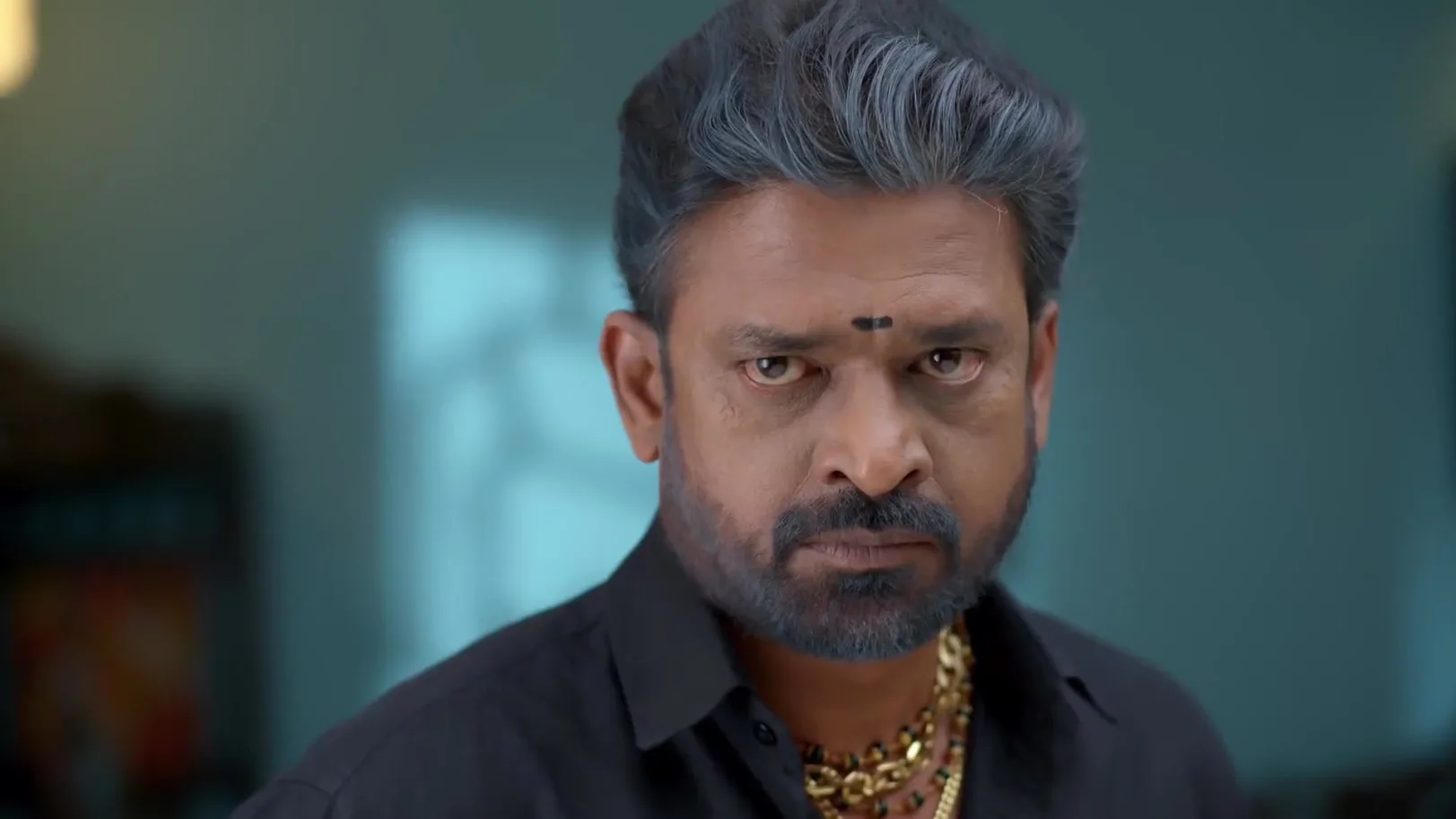 Indhu Opposes Kripakaran - Chinnan Siru Kiliye Indhu Opposes Kripakaran - Chinnan Siru Kiliye