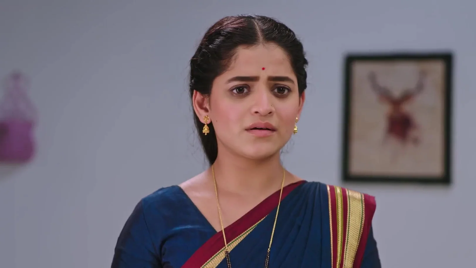 Aditya Gets Worried Seeing the Electricity Bill - Paaru 